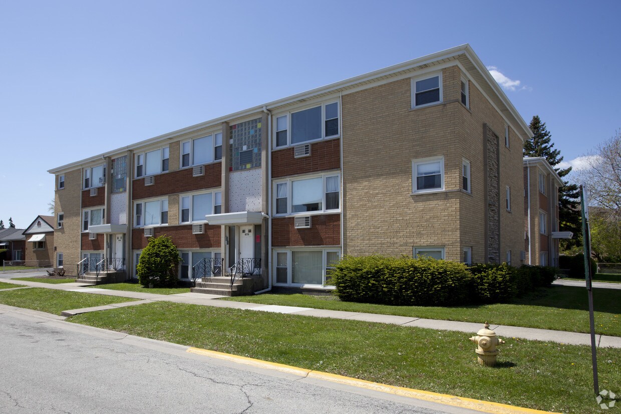 Foto del edificio - 4760 N New England Ave