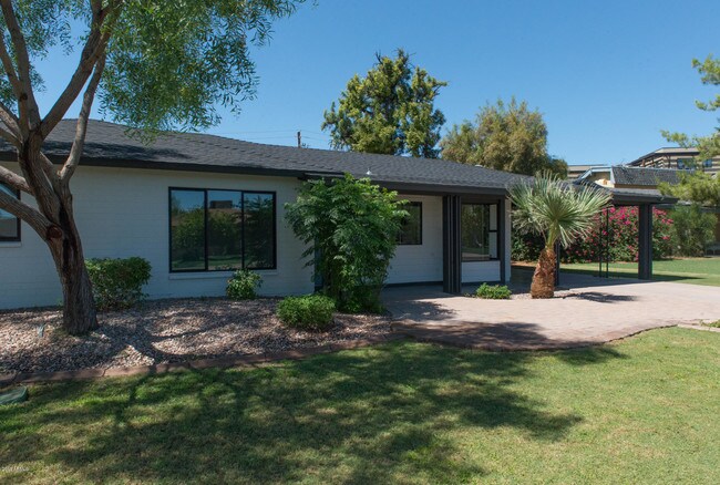 Foto del edificio - 4326 E Calle Feliz