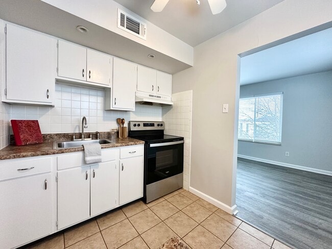 Building Photo - 7500 Morganford Rd