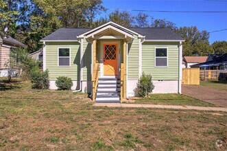 Building Photo - 306 Camp St NE