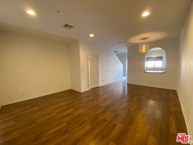 Foto del edificio - 5248 Satsuma Ave