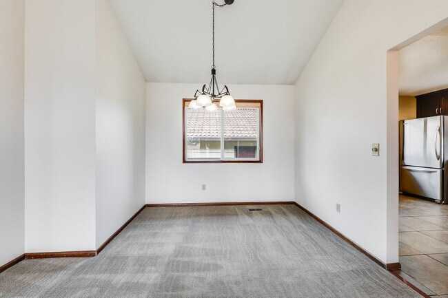 Building Photo - Beautiful 3 bed, 2 bath Condo in West Linn!