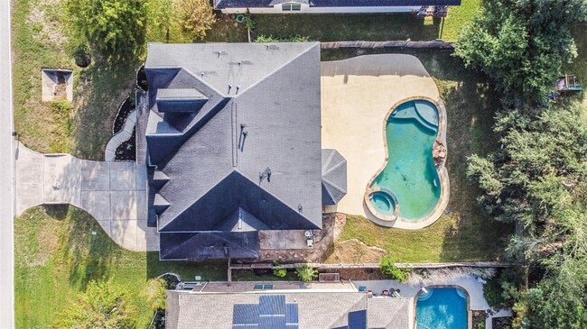 Building Photo - 8111 Edenwood Dr