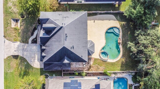 Foto del edificio - 8111 Edenwood Dr