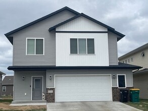 Building Photo - 1136 27th Ave W