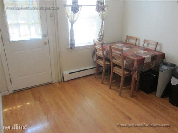 Building Photo - 10 Wait St