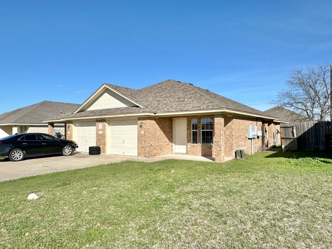 Foto principal - 2602 Seabiscuit Dr