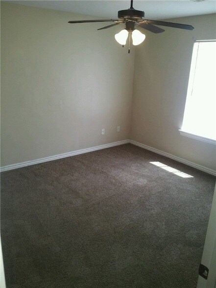 Building Photo - 303 Graystone Cir