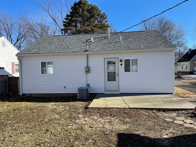 Building Photo - 159 N English Ave