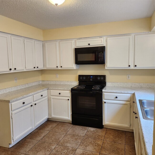 Foto del edificio - 10013 Spring Pl Dr