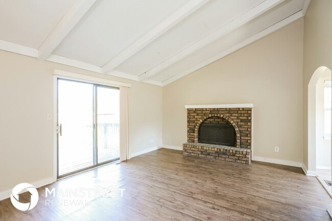 Building Photo - 332 S Kendall Ave