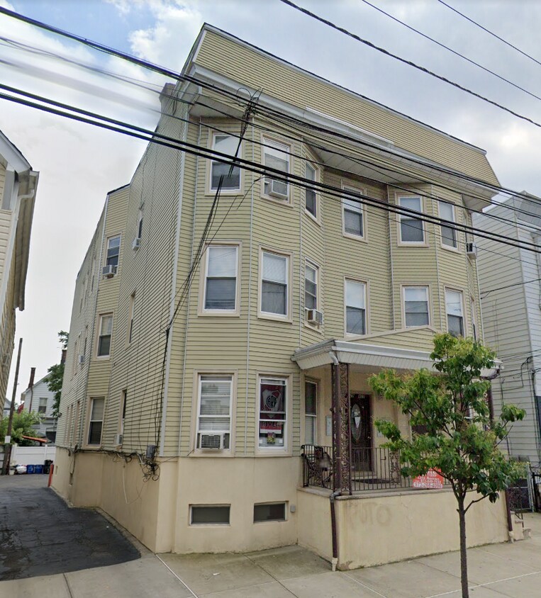 Exterior - 427 Hamilton St