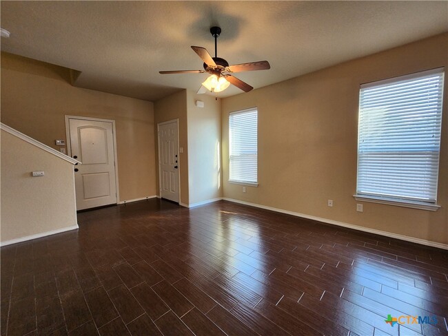 Foto del edificio - 1032 Brown Rock Dr