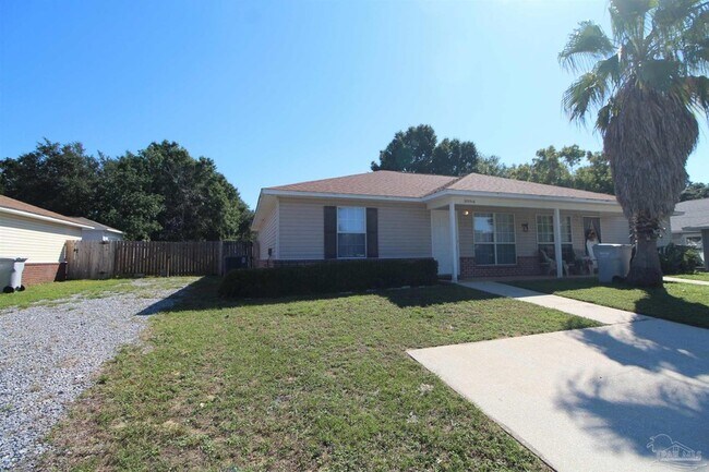 Foto del edificio - 3355 Green Briar Cir