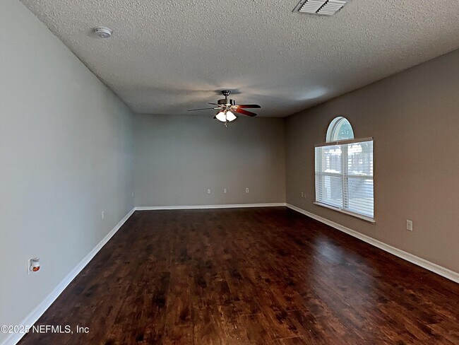 Foto del edificio - 5596 Ashleigh Park Dr