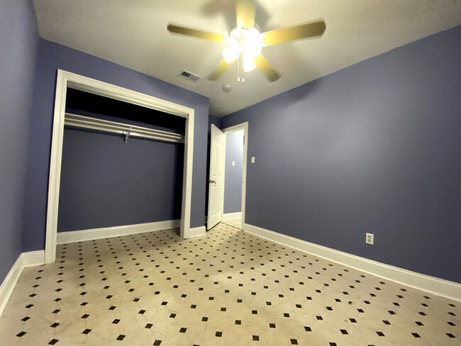 Foto del edificio - 3565 Kings Dr