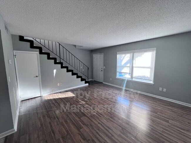 Foto del edificio - 3231 Castle Ave