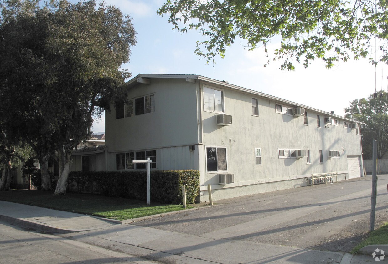 Foto principal - 2214-2220 Ontario St