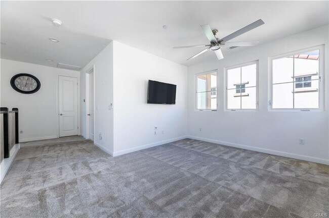 Foto del edificio - 20825 Acorn Circle, Los Angeles, CA 91326 ...