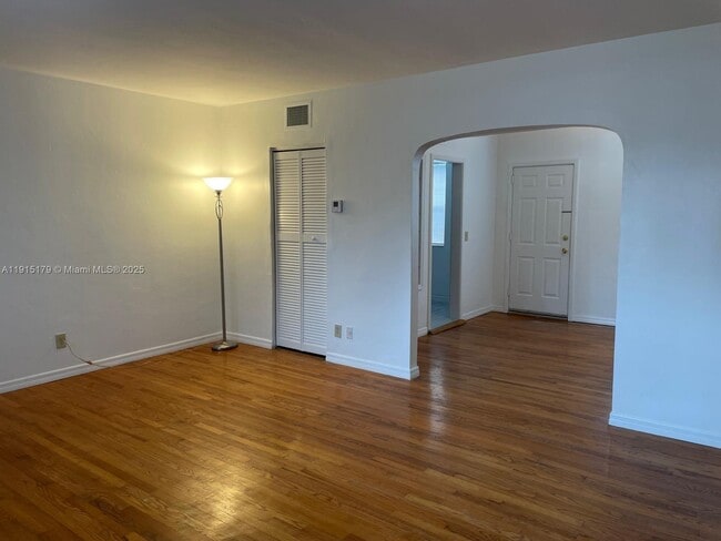 Foto del edificio - 520 SW 10th St