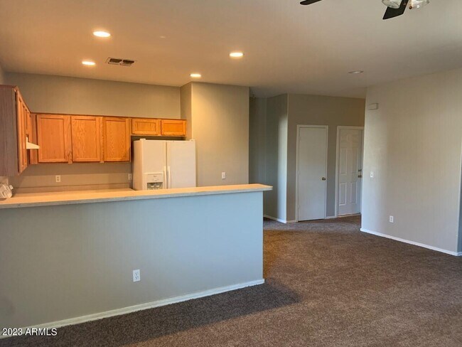 Foto del edificio - 6818 N 81st Dr