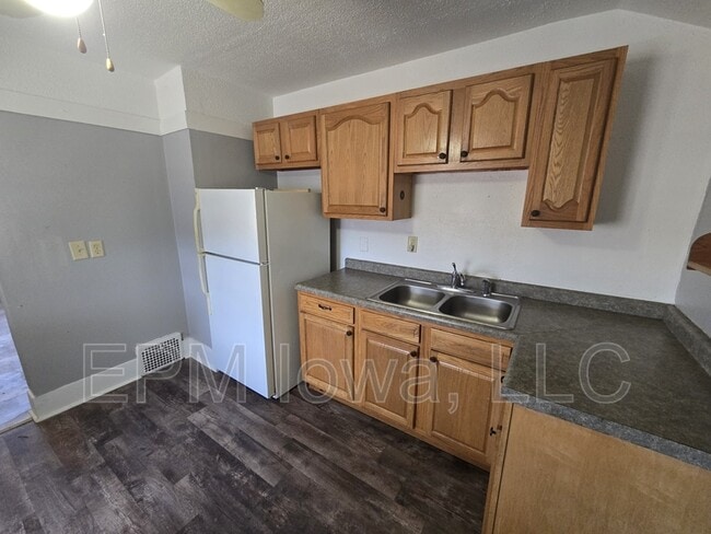 Building Photo - 1001 1/2 Randolph St