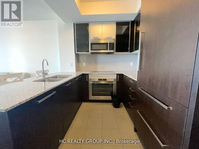 Photo du bâtiment - 5162-5162 Yonge St