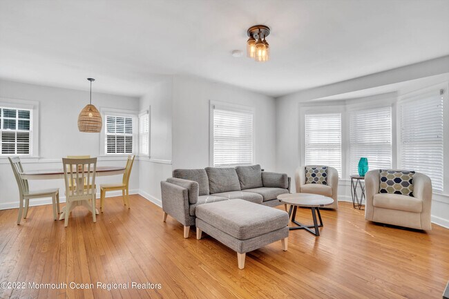 Building Photo - 564 Monmouth Ave