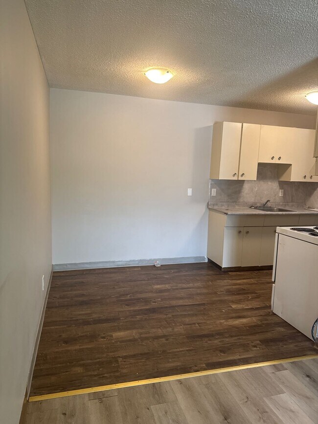 Photo du bâtiment - 1 Bed 1 Bath Unit in Edmonton, AB