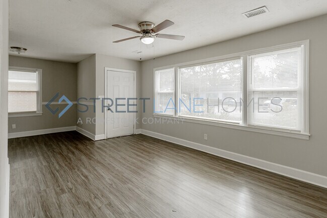 Building Photo - NOW OFFERING $250 OFF FIRST FULL MONTH IF ...