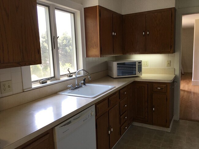 Building Photo - 212 Marrett Rd