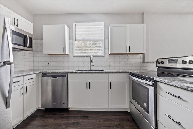 Foto del edificio - 409 E Floribraska Ave