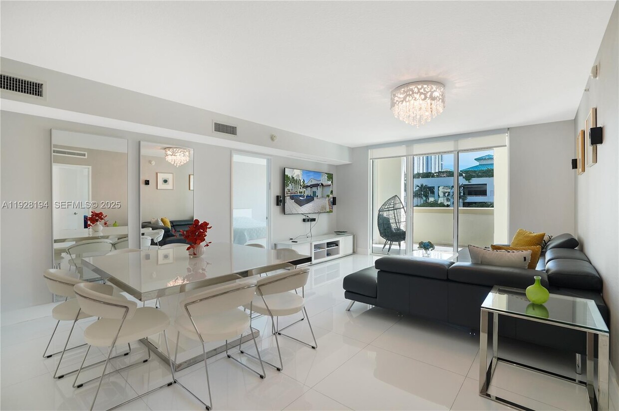 Foto principal - 250 Sunny Isles Blvd