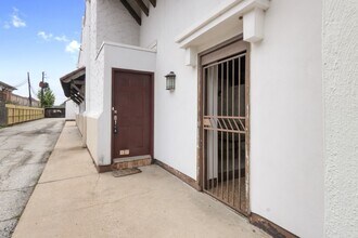 Building Photo - 2744 Briarhurst Dr