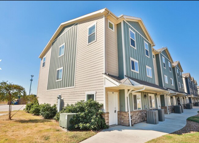 Foto del edificio - 21155 Gosling Rd