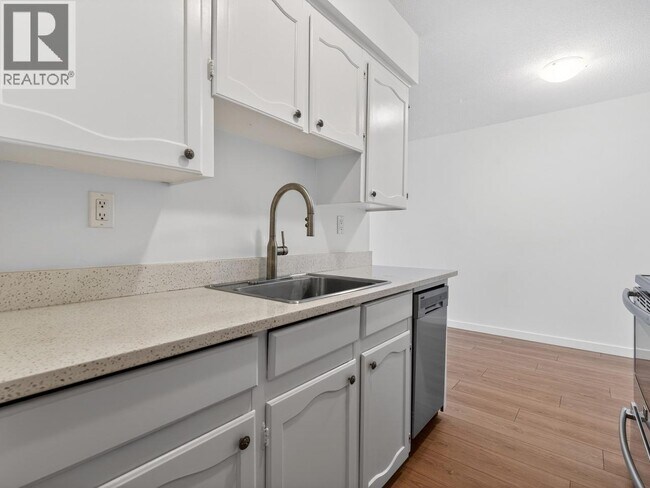 Photo du bâtiment - 170 W 4th St