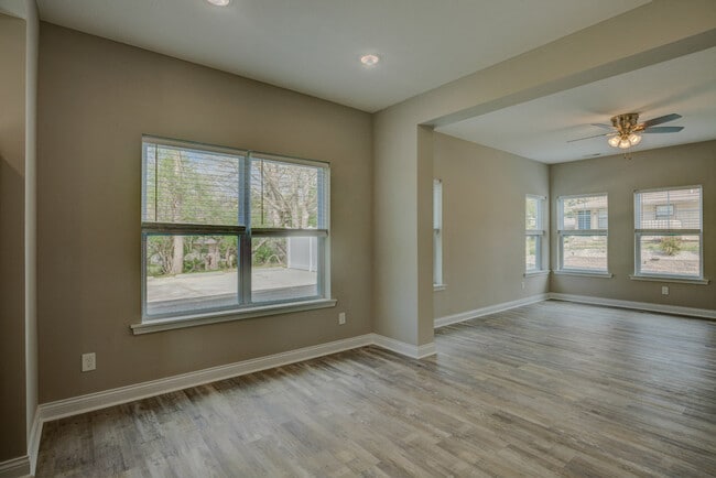 Photo - 5565 Limaburg Rd Townhome