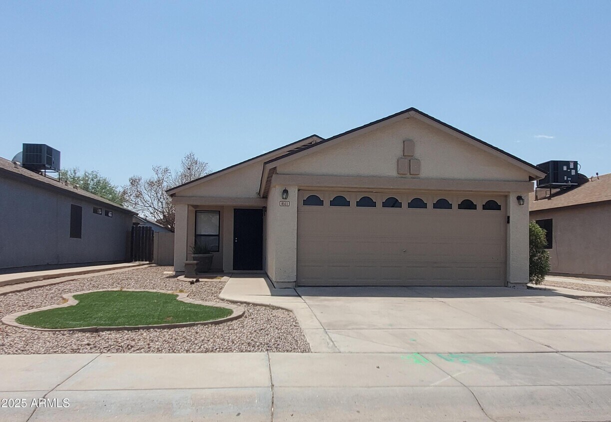 Primary Photo - 8511 W College Dr