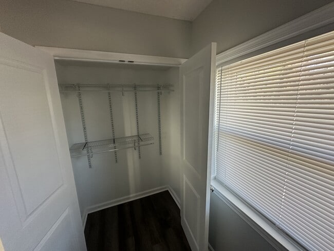 Building Photo - 225 Clarkson St