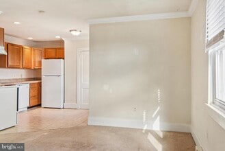 Building Photo - 209 Locust St