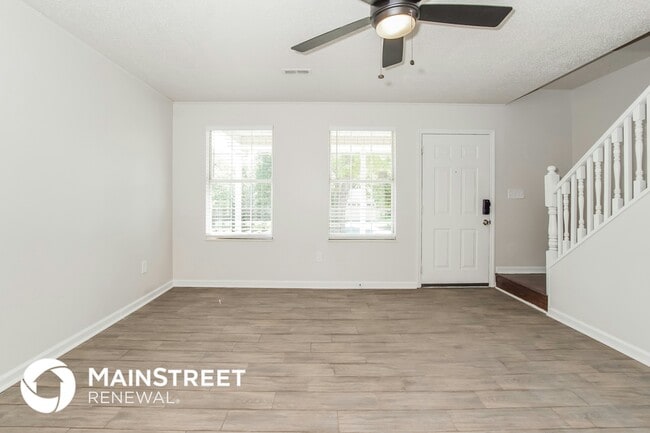 Building Photo - 917 Rose Petal Ln