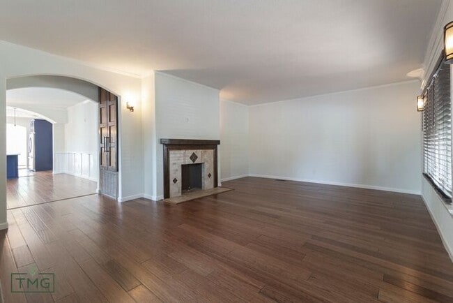 Foto del edificio - Remodeled 1930s Tulsa Home with 4 Beds, 3.5 Baths + Incredible Character