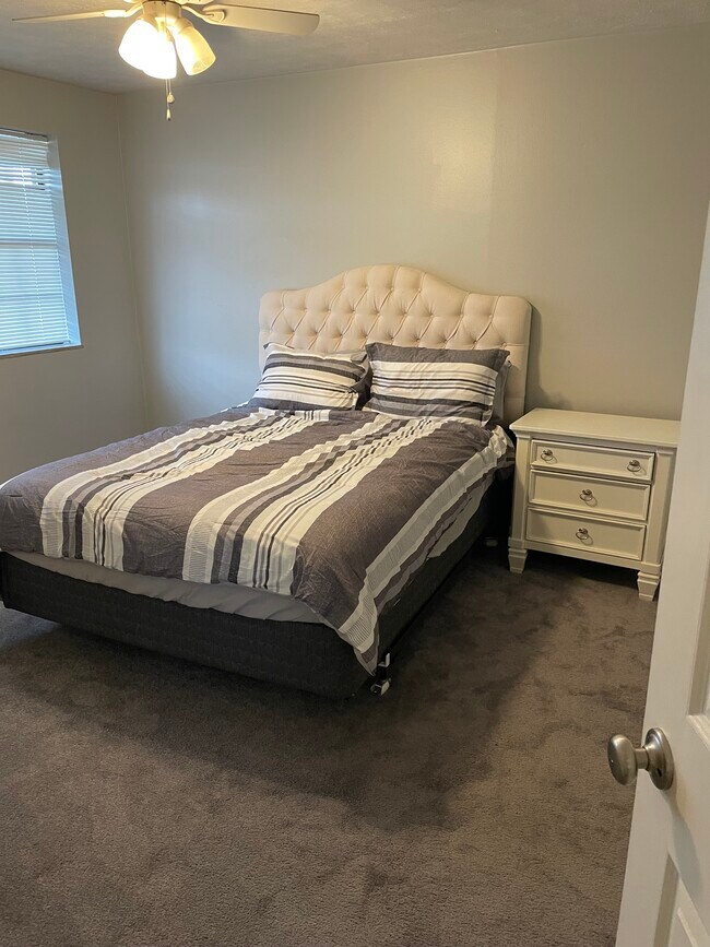 Dormitorio 1 - 206 Halia Cres