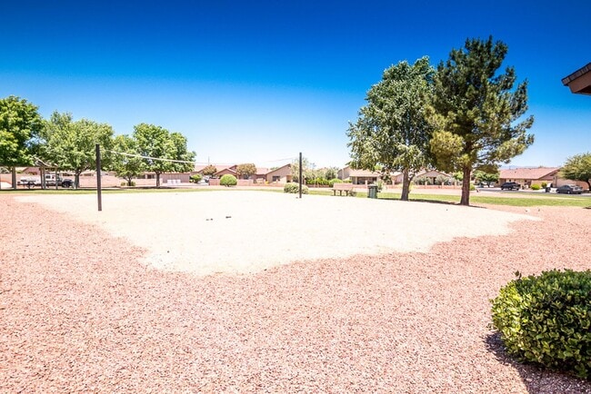 Foto del edificio - Great Open Floor Plan 3 Bedroom, 2 Bath, Central A/C in Holiday Subdivision!