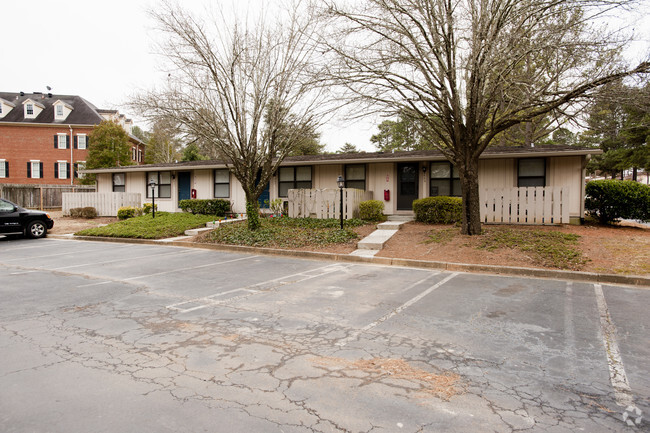 Building Photo - Cedargate Apartments