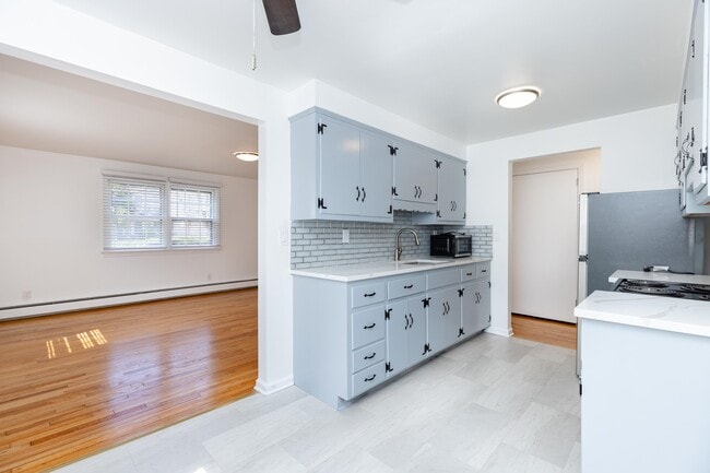 Building Photo - 56 Church St