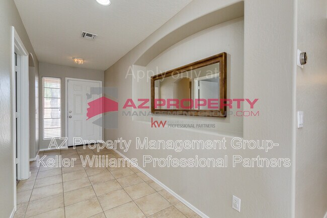 Foto del edificio - 16353 W Rimrock St