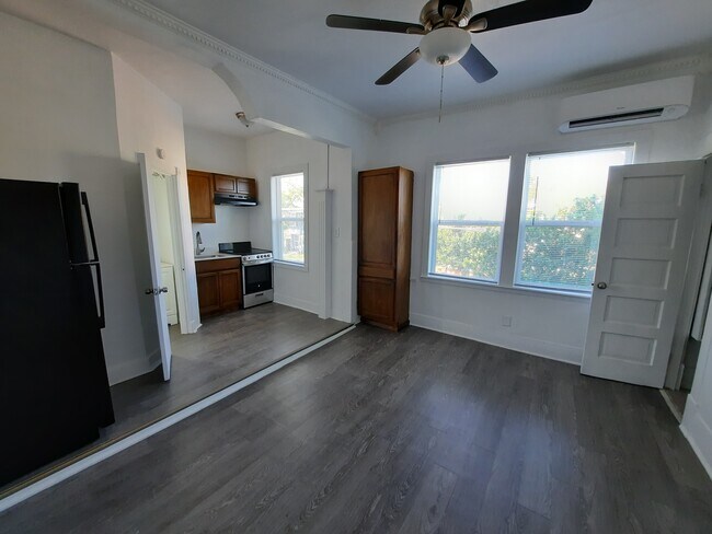 Foto del edificio - 736 W 7th St