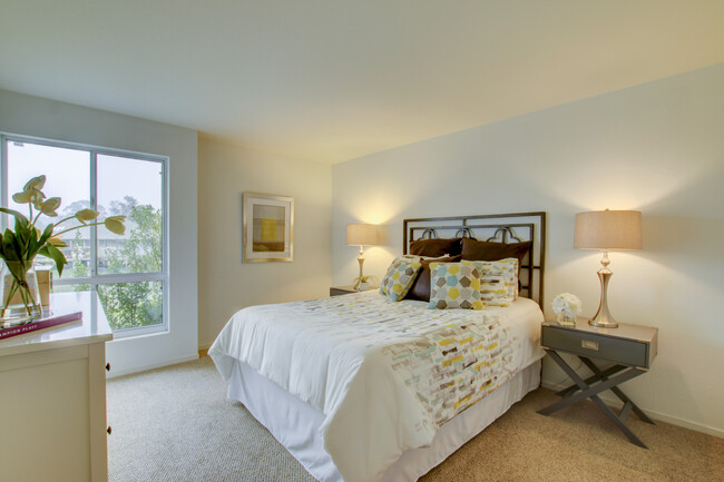 Foto del edificio - 637 Larkspur Plaza Dr
