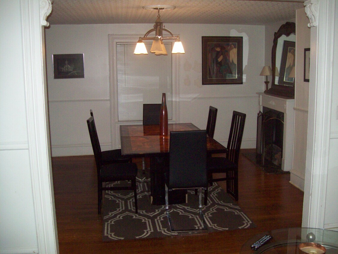 Primary Photo - 143 Murray St